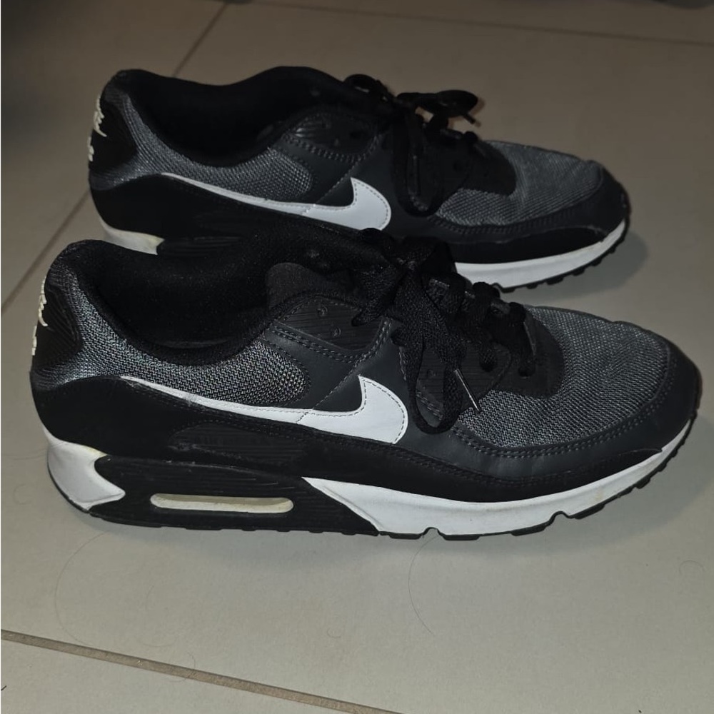 Nike Black and White Athletic Shoes